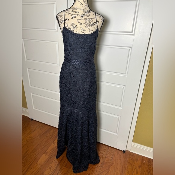 KEEPSAKE the Label Revolve Utopia Lace Gown In Midnight Navy Blue - Picture 7 of 9